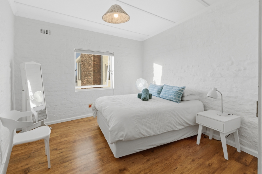 7 Bedroom Property for Sale in Mountainside Western Cape